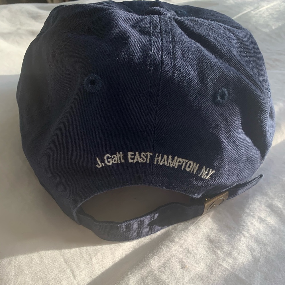 Brandy Melville Malibu Cap - Picture 4 of 4